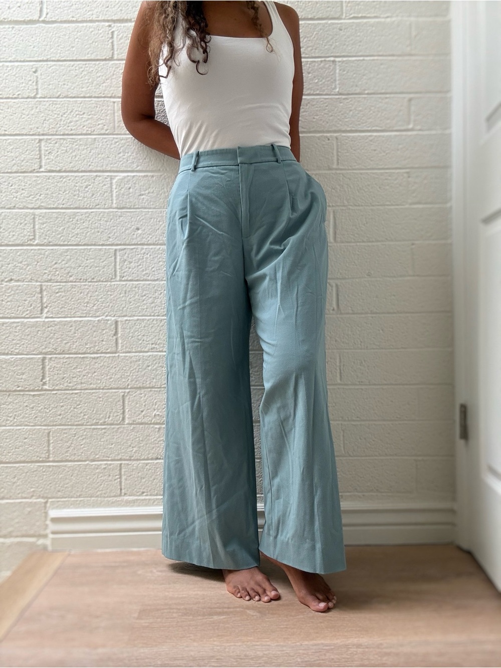 Abercrombie & Fitch Mid Rise Tailored Wide Leg Pant Light Blue